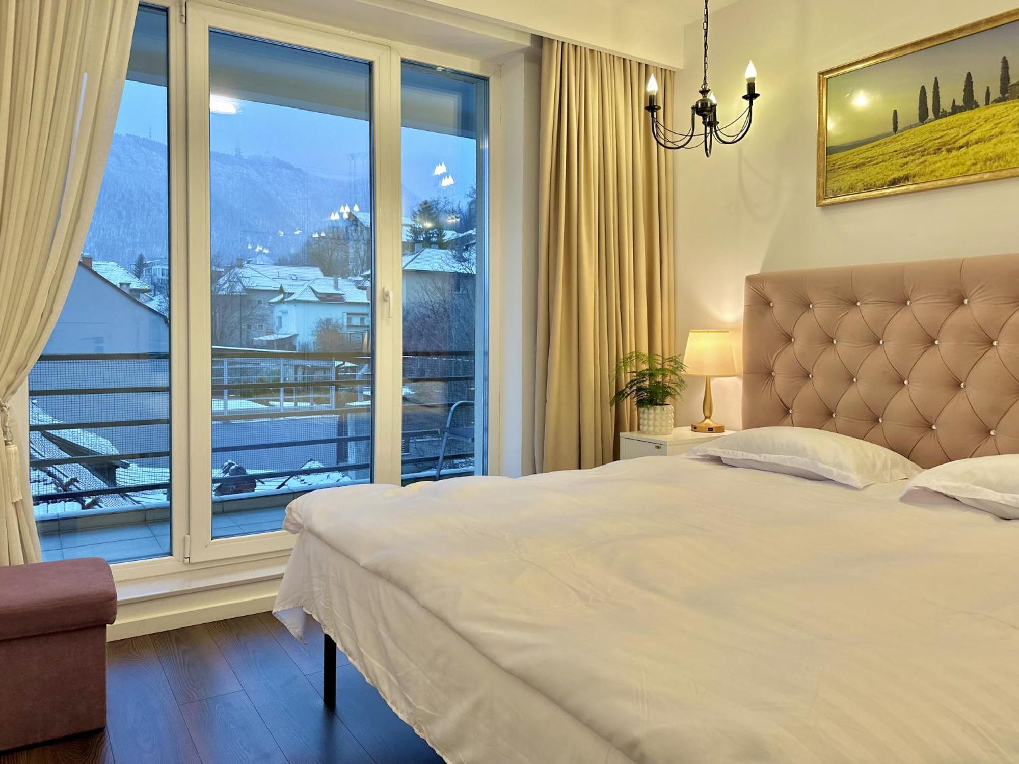 Central Premium Apartment Брашов Экстерьер фото